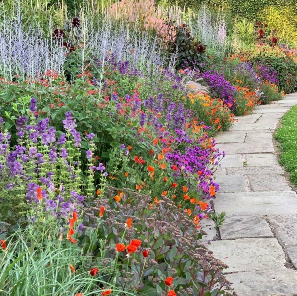 Английский сад Таун Плейс: цветник длиной 46 метров и гобеленовые изгороди